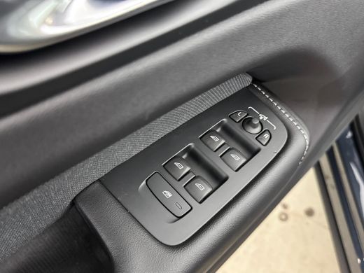 Volvo  XC60 T6 Recharge Plus Dark | 21" | Panoramadak | Elektr. verst. Stoelen | Adaptieve Cruise | BLIS | St... ActivLease financial lease