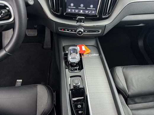 Volvo  XC60 T6 Recharge Plus Dark | 21" | Trekhaak | Harman Kardon | 360 Camera | Elektr. verst. Sportstoelen... ActivLease financial lease