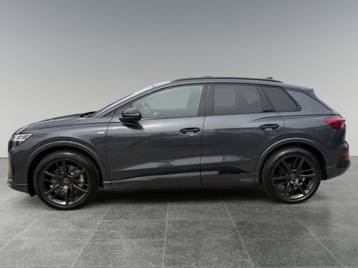 Audi Q4 e-tron S edition performance 82 kWh 286pk | 21" velgen | Panoramadak | Optiek zwart ActivLease financial lease