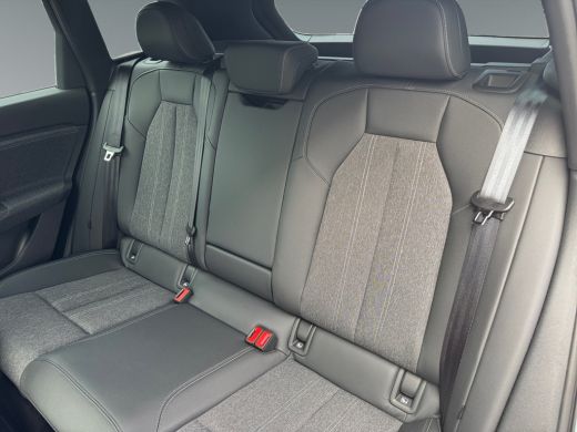 Audi Q6 e-tron Advanced performance 100 kWh 306pk S-line interieur | MMI-bijrijdersscherm | Stoelverwarming voor... ActivLease financial lease