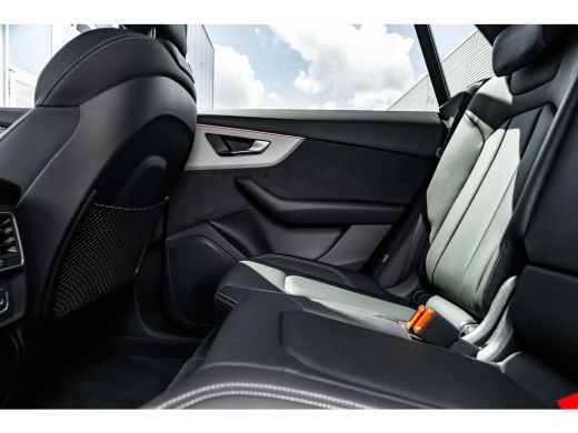 Audi Q8 55 TFSI e quattro Pro Line S 394PK | Trekhaak | Panorama Dak | 360 Camera | Sfeerverlichting | St... ActivLease financial lease