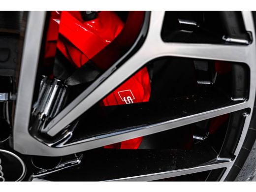 Audi Q8 55 TFSI e quattro Pro Line S 394PK | Trekhaak | Panorama Dak | 360 Camera | Sfeerverlichting | St... ActivLease financial lease