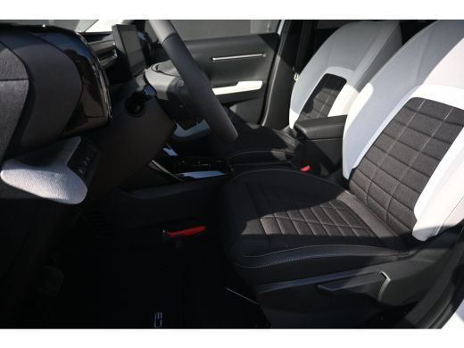 Citroën C3 1.2 Hybrid 110pk Max DEMO-DEAL! Tot 8 Jaar Garantie! | Navigatie | Achteruitrijcamera | Full-LED ... ActivLease financial lease