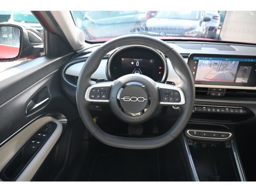 Fiat 600 1.2 Hybrid La Prima 110pk | Vol-Leder | Adaptive Cruise | Masssage | Stoelverwarming | Elektr. Ac... ActivLease financial lease