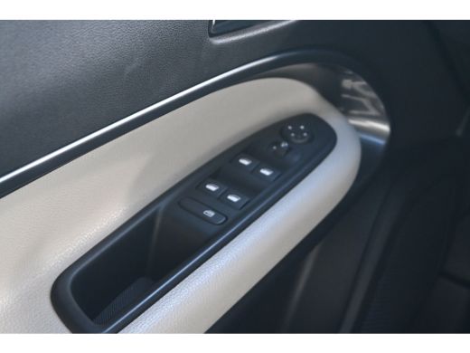 Fiat 600 1.2 Hybrid La Prima 110pk | Vol-Leder | Adaptive Cruise | Masssage | Stoelverwarming | Elektr. Ac... ActivLease financial lease
