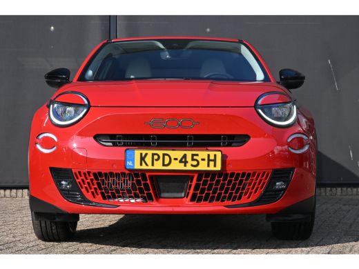 Fiat 600 1.2 Hybrid La Prima 110pk | Vol-Leder | Adaptive Cruise | Masssage | Stoelverwarming | Elektr. Ac... ActivLease financial lease