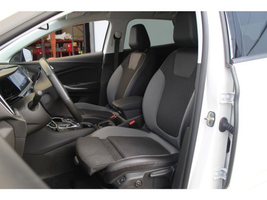 Opel Grandland 1.6 Turbo Plug-In Hybrid Business Elegance | Trekh. | Adaptive | Stuur Verw. | Camera | Carplay |... ActivLease financial lease