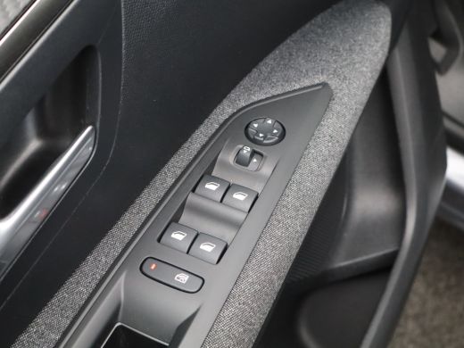 Peugeot 3008 1.2 PureTech Blue Lease Premium | Achteruitrijcamera | Cruise Control | Climate Control | Apple C... ActivLease financial lease