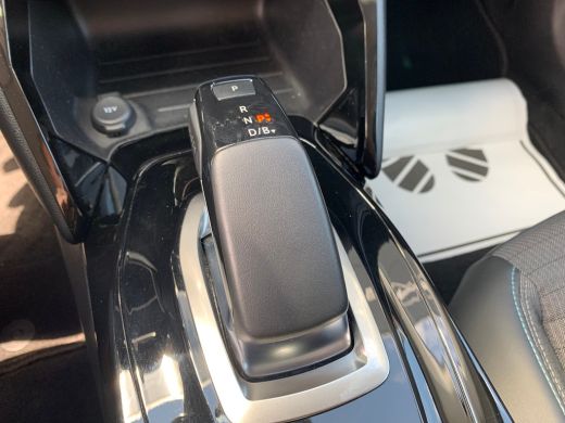 Peugeot e-2008 EV Allure Pack 50 kWh Airco | AppleCarPlay/ Android Auto | Camera | Cruise Control | DAB | LED | ... ActivLease financial lease