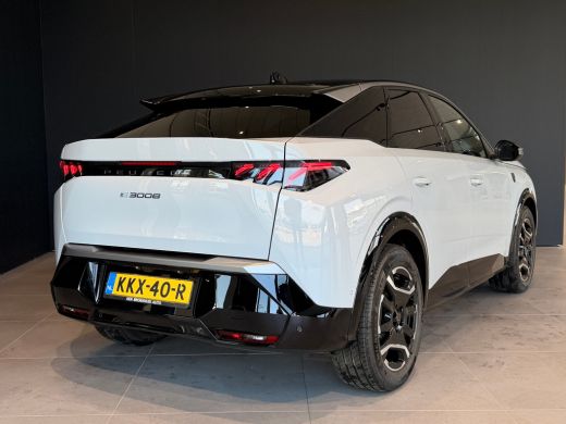 Peugeot e-3008 GT Avantage 210 73 kWh | VOORRAAD ACTIE | 8 JAAR GARANTIE | | Adapt. Cruise | Alcantara | 360 Cam... ActivLease financial lease