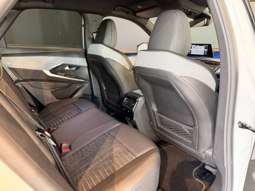 Peugeot e-3008 GT Avantage 210 73 kWh | VOORRAAD ACTIE | 8 JAAR GARANTIE | | Adapt. Cruise | Alcantara | 360 Cam... ActivLease financial lease