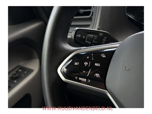 Volkswagen ID. Buzz Cargo Cargo 77kWh 96%SOH ! 3-ZITS // ADAP.CRUISE // 19-INCH // CAMERA // CARPLAY ActivLease financial lease