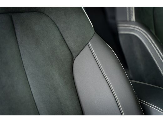 Volvo  C40 Extended Range Plus 82 kWh | Trekhaak | Privacy glas | All season | Climate Pack ActivLease financial lease
