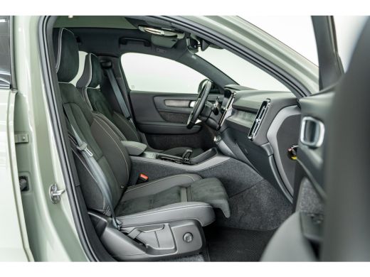Volvo  C40 Extended Range Plus 82 kWh | Trekhaak | Privacy glas | All season | Climate Pack ActivLease financial lease