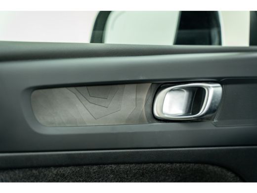 Volvo  C40 Extended Range Plus 82 kWh | Trekhaak | Privacy glas | All season | Climate Pack ActivLease financial lease