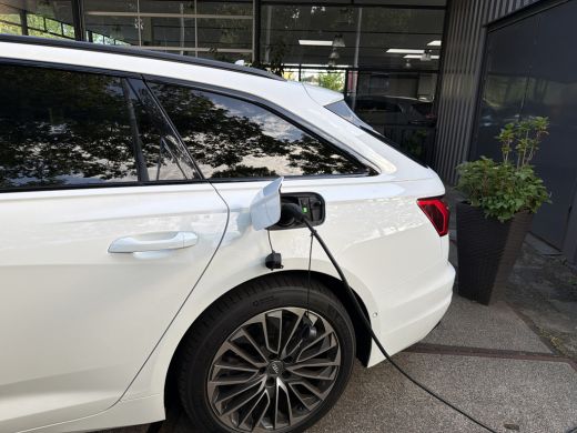 Audi A6 Avant 50 TFSI e 300PK QUATTRO BUSINESS EDITION CAMERA/NAVI/VIRTUAL/CARPLAY ActivLease financial lease