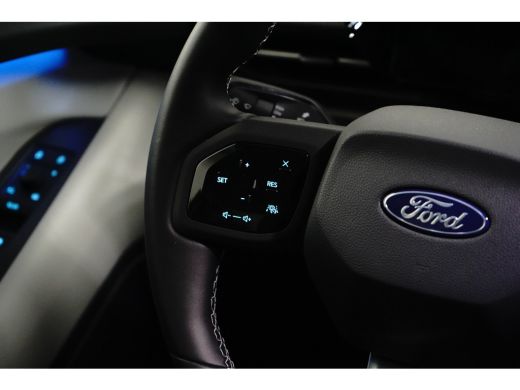 Ford Capri Premium Standard Range RWD 52 kWh | Achteruitrijcamera | Draadloze telefoonlader | LED achterlichten ActivLease financial lease