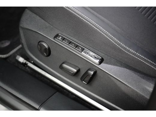 Ford Capri Premium Standard Range RWD 52 kWh | Achteruitrijcamera | Draadloze telefoonlader | LED achterlichten ActivLease financial lease