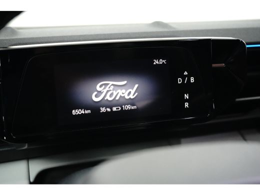 Ford Capri Premium Standard Range RWD 52 kWh | Achteruitrijcamera | Draadloze telefoonlader | LED achterlichten ActivLease financial lease