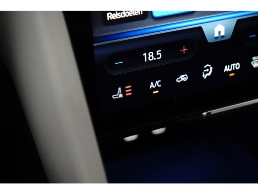 Ford Capri Premium Standard Range RWD 52 kWh | Achteruitrijcamera | Draadloze telefoonlader | LED achterlichten ActivLease financial lease