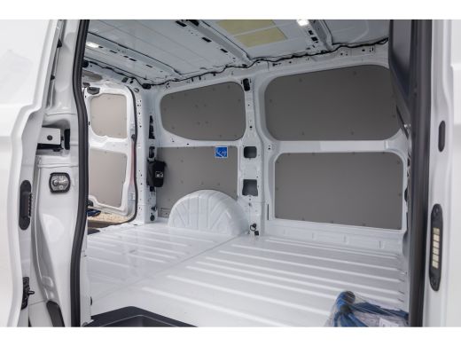 Ford E-Transit 320 L1H1 Trend 71 kWh | Achteruitrijcamera | Stoel- Stuurverwarming | Apple Carplay/Android Auto ... ActivLease financial lease