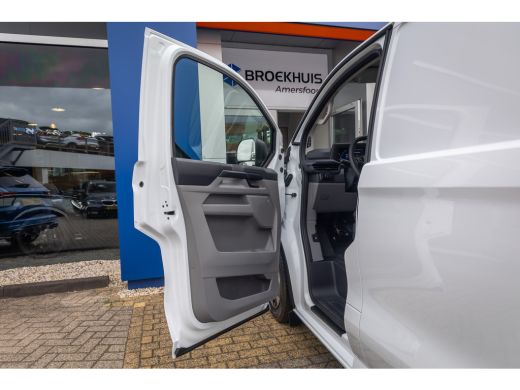 Ford E-Transit 320 L1H1 Trend 71 kWh | Achteruitrijcamera | Stoel- Stuurverwarming | Apple Carplay/Android Auto ... ActivLease financial lease