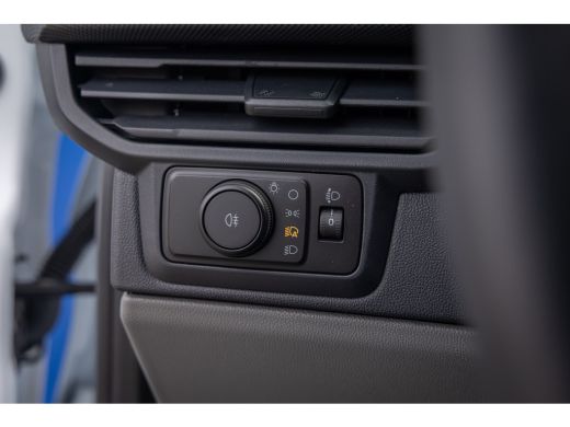 Ford E-Transit 320 L1H1 Trend 71 kWh | Achteruitrijcamera | Stoel- Stuurverwarming | Apple Carplay/Android Auto ... ActivLease financial lease