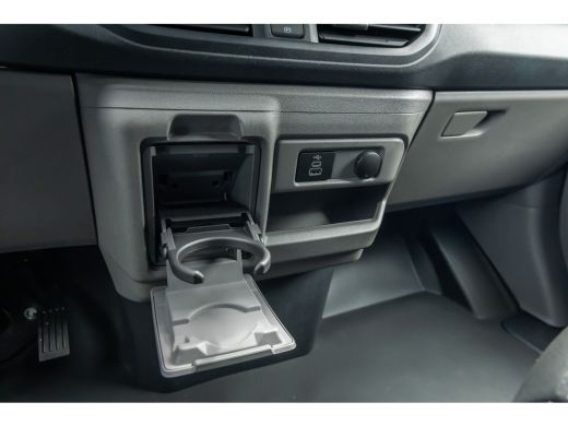 Ford E-Transit 320 L1H1 Trend 71 kWh | Achteruitrijcamera | Stoel- Stuurverwarming | Apple Carplay/Android Auto ... ActivLease financial lease