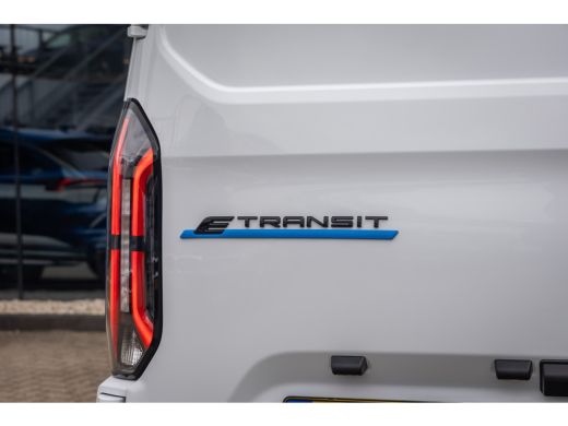 Ford E-Transit 320 L1H1 Trend 71 kWh | Achteruitrijcamera | Stoel- Stuurverwarming | Apple Carplay/Android Auto ... ActivLease financial lease