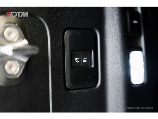 Land Rover Defender 2.0 P400e 110 SE ACC | FabrieksGarantie 2030 | Pano ActivLease financial lease