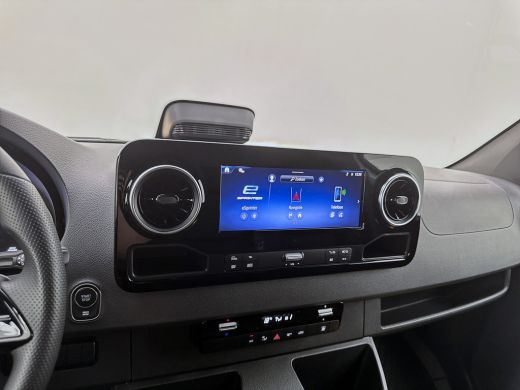 Mercedes-Benz eSprinter 420 L3 Pro 81kWh Bakwagen met Laadklep Navigatie Camera ActivLease financial lease