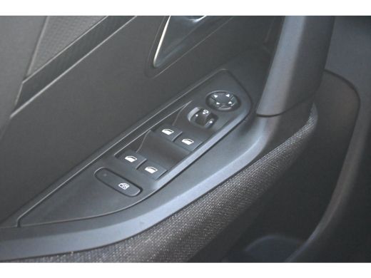 Peugeot 2008 1.2 Hybrid 145 Style | Navigatie by App | Parkeersensoren | Full-LED | Cruise Control | !! ActivLease financial lease