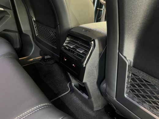 Peugeot e-3008 GT Avantage 210 73 kWh VOORRAAD ACTIE | 8 JAAR GARANTIE | | Achterstoelen verwarmd | Achteruitrij... ActivLease financial lease