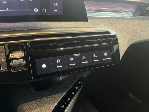 Peugeot e-3008 GT Avantage 210 73 kWh VOORRAAD ACTIE | 8 JAAR GARANTIE | | Achterstoelen verwarmd | Achteruitrij... ActivLease financial lease