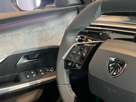 Peugeot e-3008 GT Avantage 210 73 kWh VOORRAAD ACTIE | 8 JAAR GARANTIE | | Achterstoelen verwarmd | Achteruitrij... ActivLease financial lease
