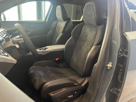 Peugeot e-3008 GT Avantage 210 73 kWh VOORRAAD ACTIE | 8 JAAR GARANTIE | | Achterstoelen verwarmd | Achteruitrij... ActivLease financial lease