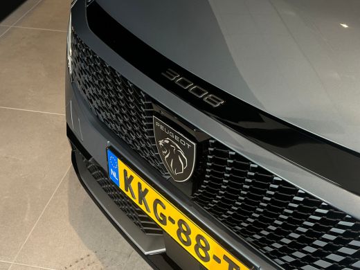 Peugeot e-3008 GT Avantage 210 73 kWh VOORRAAD ACTIE | 8 JAAR GARANTIE | | Achterstoelen verwarmd | Achteruitrij... ActivLease financial lease