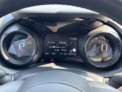 Toyota Yaris 1.5 Hybrid Executive | Naviatie | Apple CarPlay/Android auto | Head-up dispay ActivLease financial lease