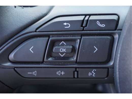 Toyota Yaris Cross 1.5 Hybrid adaptive cruise control | android auto / apple carplay ActivLease financial lease