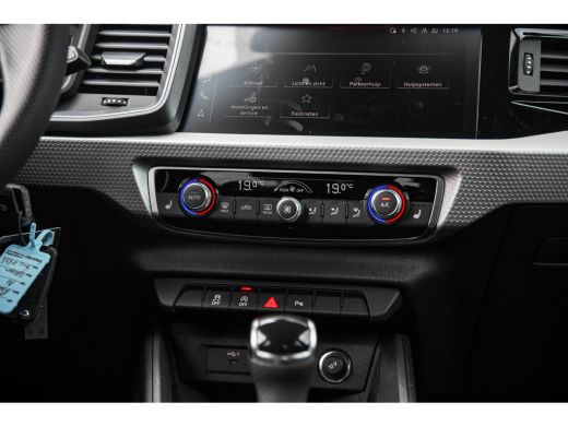 Audi A1 Sportback Sportback 25 TFSI S edition | Stoelverwarming | ACC | Privacy Glass | | Alarm klasse 1(startblokk... ActivLease financial lease