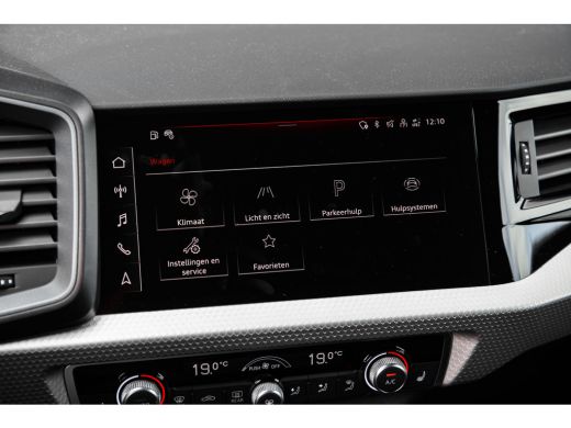 Audi A1 Sportback Sportback 25 TFSI S edition | Stoelverwarming | ACC | Privacy Glass | | Alarm klasse 1(startblokk... ActivLease financial lease