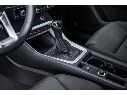Audi Q3 35 TFSI Advanced edition | Stoelverwarming | Cruise Control | Apple Carplay | | Apple Carplay/And... ActivLease financial lease