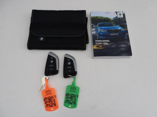 BMW 1 Serie 116i Business Edition | Trekhaak | Cruise control | DAB+ | Bluetooth | Carplay | Climate control ... ActivLease financial lease