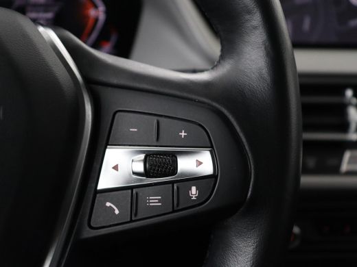 BMW 1 Serie 116i Business Edition | Trekhaak | Cruise control | DAB+ | Bluetooth | Carplay | Climate control ... ActivLease financial lease