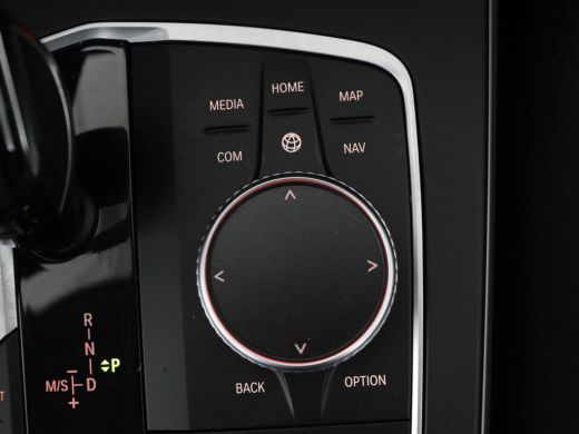 BMW 1 Serie 116i Business Edition | Trekhaak | Cruise control | DAB+ | Bluetooth | Carplay | Climate control ... ActivLease financial lease