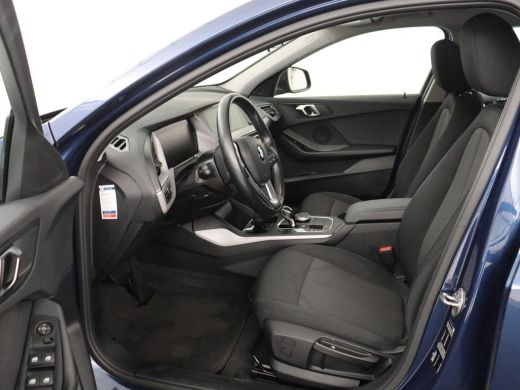 BMW 1 Serie 116i Business Edition | Trekhaak | Cruise control | DAB+ | Bluetooth | Carplay | Climate control ... ActivLease financial lease
