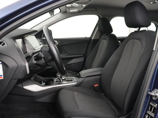 BMW 1 Serie 116i Business Edition | Trekhaak | Cruise control | DAB+ | Bluetooth | Carplay | Climate control ... ActivLease financial lease