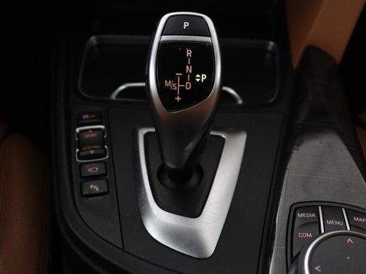 BMW 3 Serie | Panoramadak | Elec. Trekhaak | Leder | Memory | Stoelverwarming | Camera | Park assist | Cruise... ActivLease financial lease