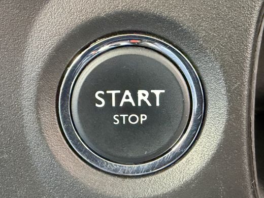 Citroën C3 82pk Shine (Camera - Keyless Entry - Dodehoek detectie - Automatische Airco - Navigatie - Apple C... ActivLease financial lease