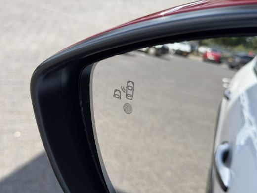Citroën C3 82pk Shine (Camera - Keyless Entry - Dodehoek detectie - Automatische Airco - Navigatie - Apple C... ActivLease financial lease